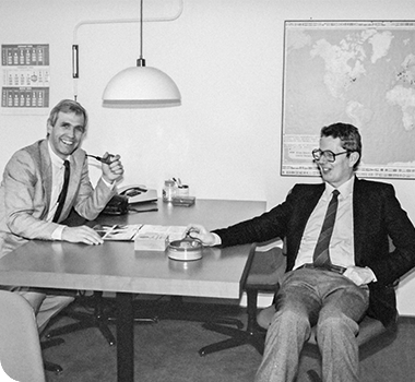 Die beiden Geschäftsführer Helbig und Groz im Pausengespräch, 1985: