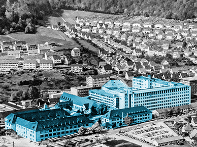 1945